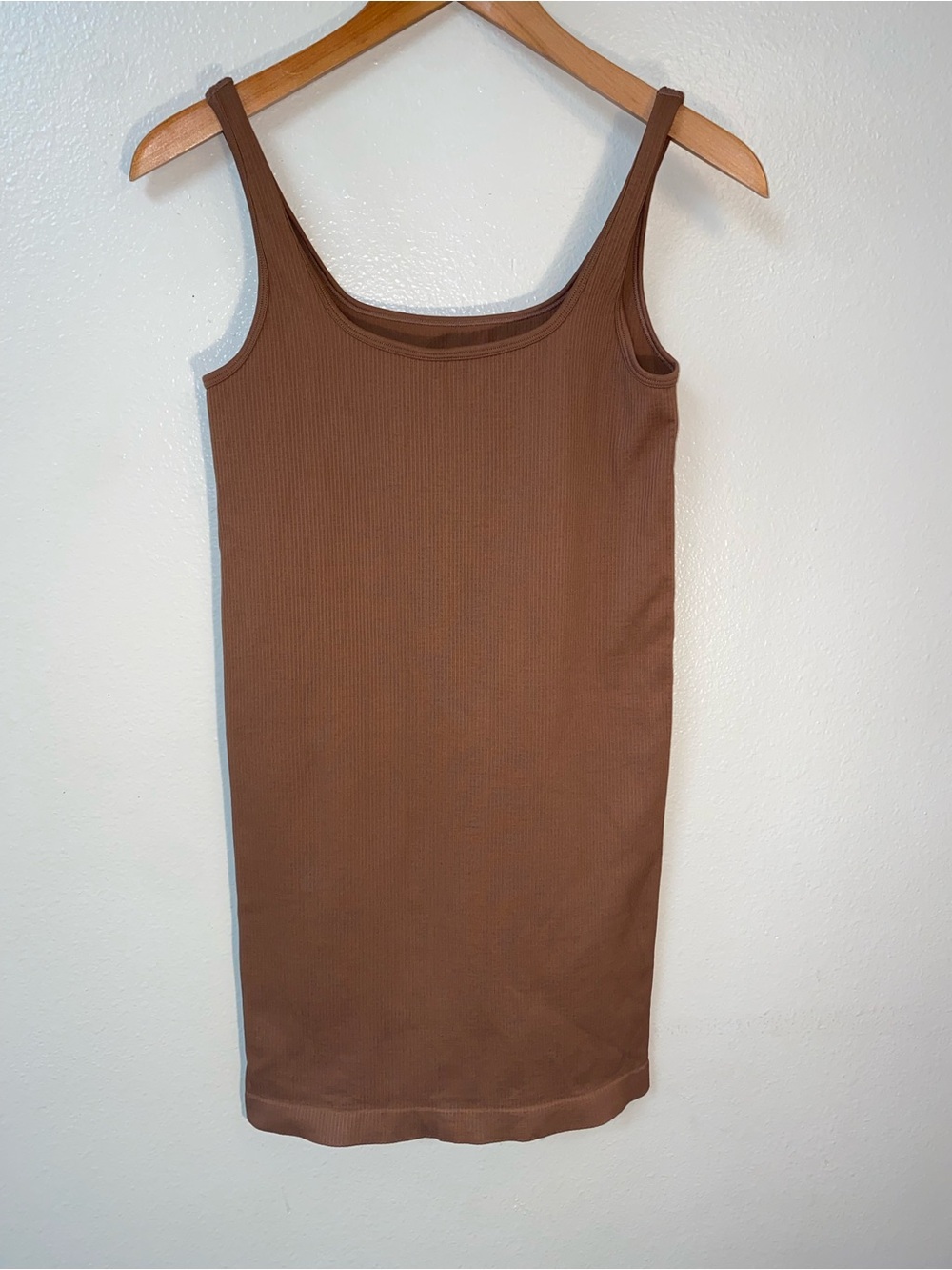 Like New Seamless Ribbed Knit Bodycon Tank Mini Dress - Brown Size L